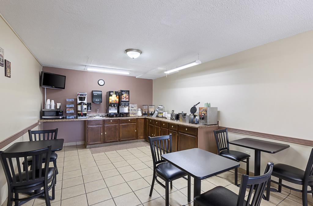 Econo Lodge Beatrice Exterior foto